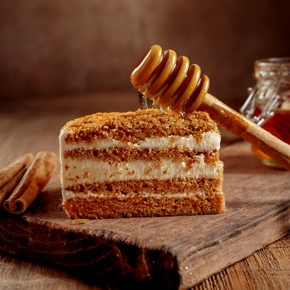 Flavour harmony: honey and cinnamon