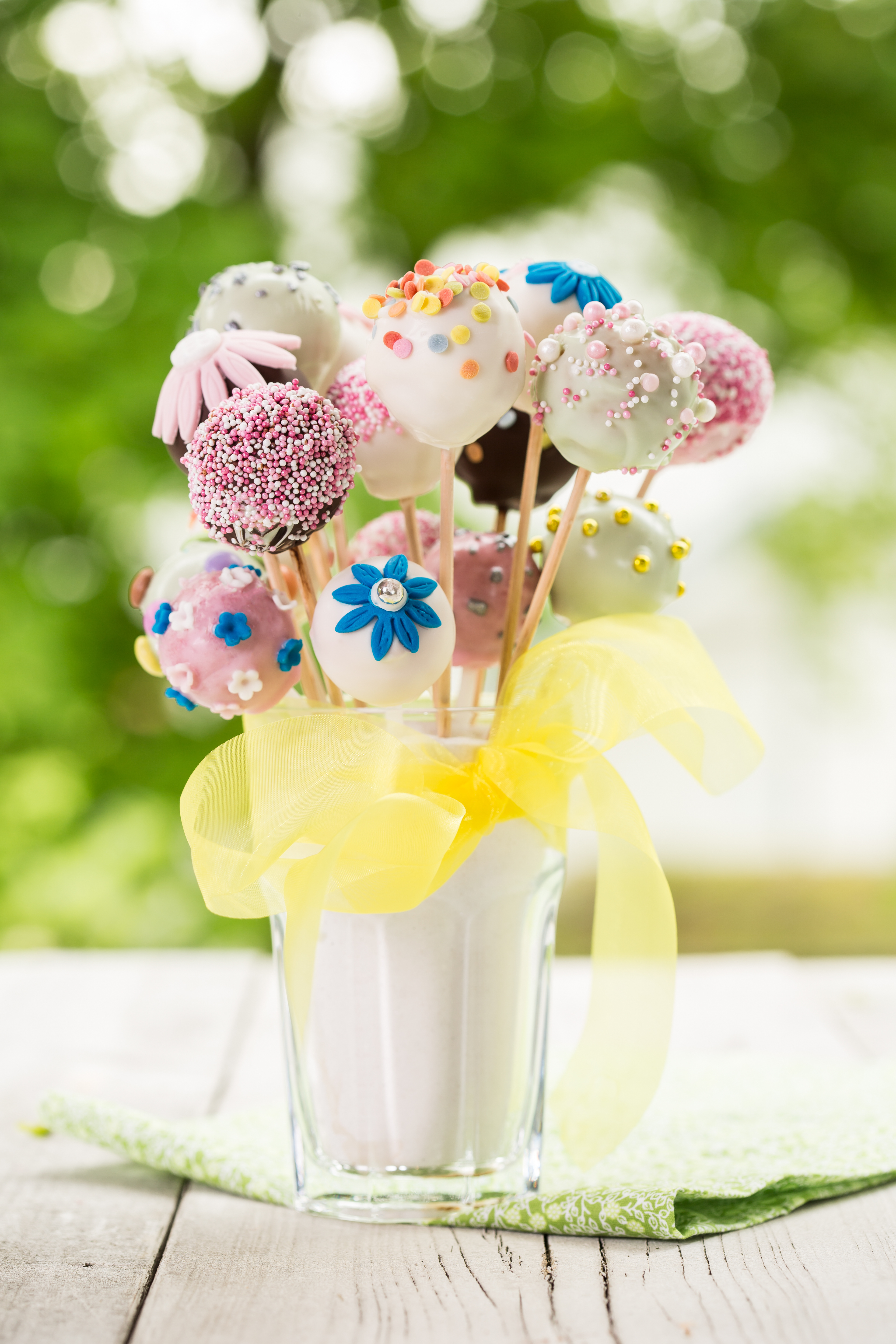 Honing en citroen cake pops